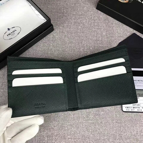 プラダ財布内部構造