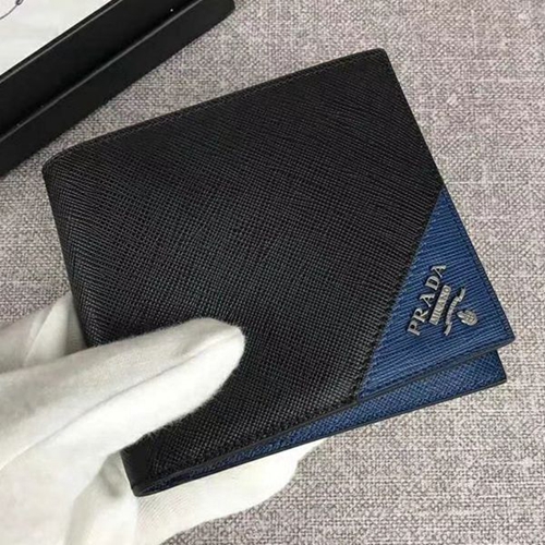 プラダ財布正面デザイン