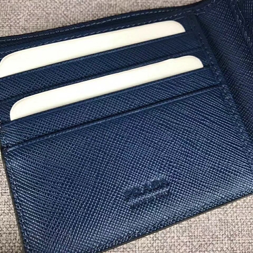 プラダ財布内部構造