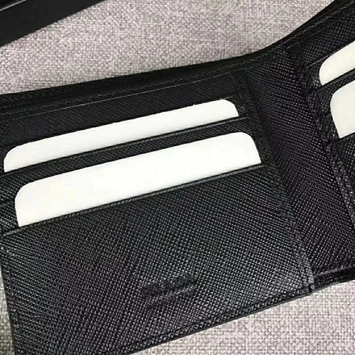プラダ財布細部ディテール