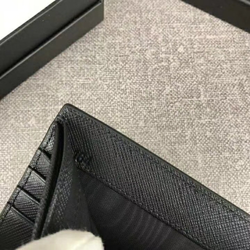 プラダ財布素材ディテール