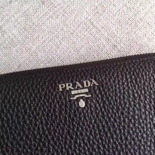 プラダ財布背面デザイン