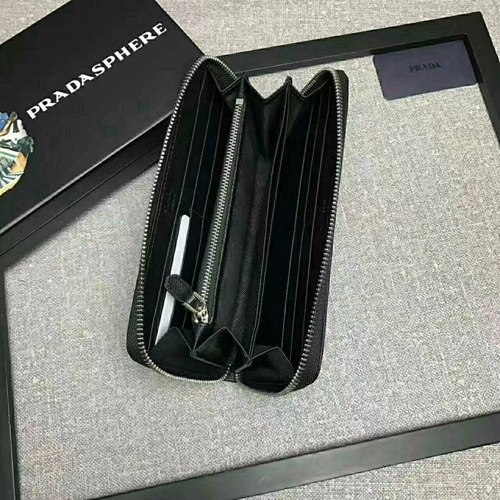 プラダ財布側面デザイン