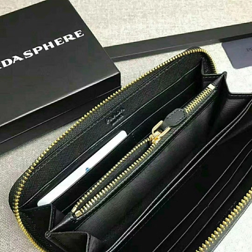 プラダ財布内部構造