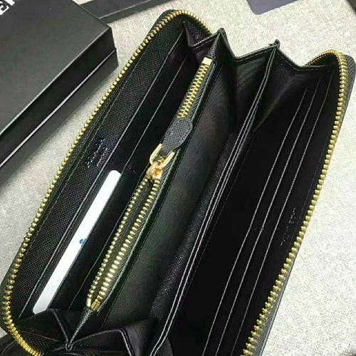 プラダ財布側面デザイン