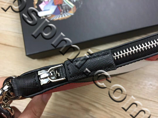 プラダ財布細部ディテール