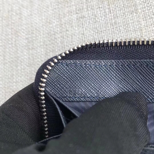 プラダ財布素材ディテール