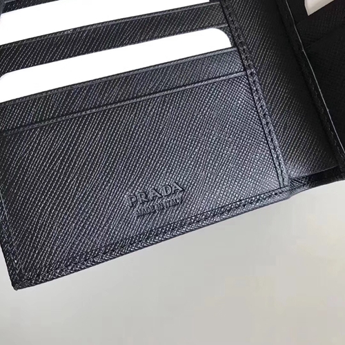 プラダ財布内部構造