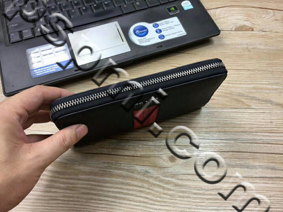 プラダ財布内部構造