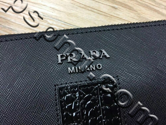 プラダ財布側面デザイン