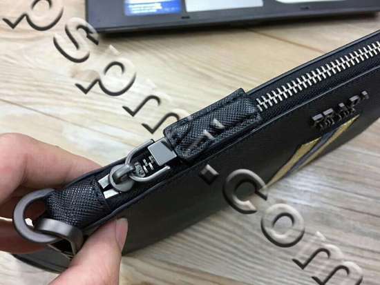 プラダ財布内部構造