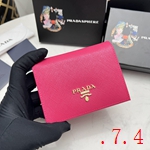 プラダ 三つ折り財布 コピー