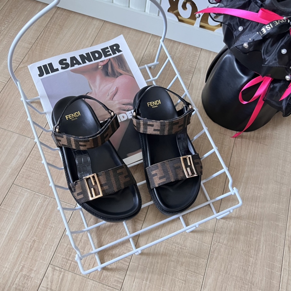 サンダル正面デザイン