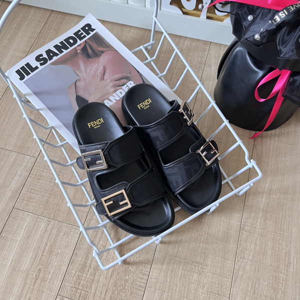 サンダル正面デザイン