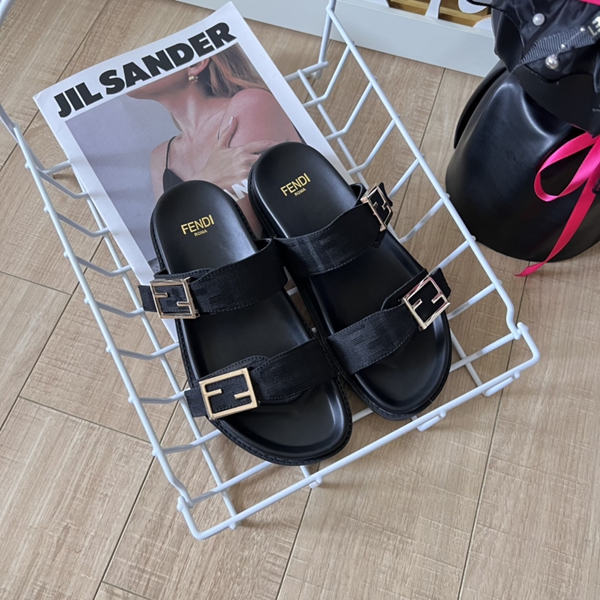 サンダル背面デザイン
