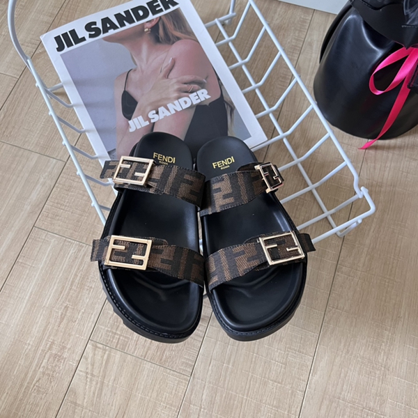 サンダル側面デザイン