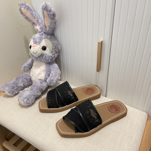 サンダル正面デザイン