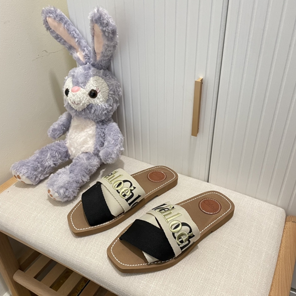サンダル正面デザイン