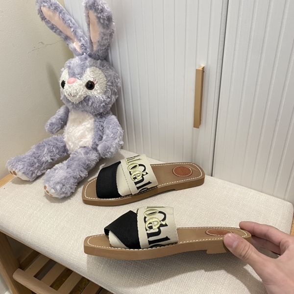 サンダル背面デザイン