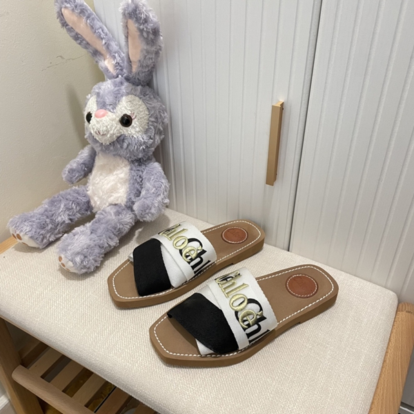 サンダル正面デザイン