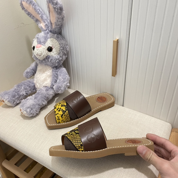 サンダル背面デザイン
