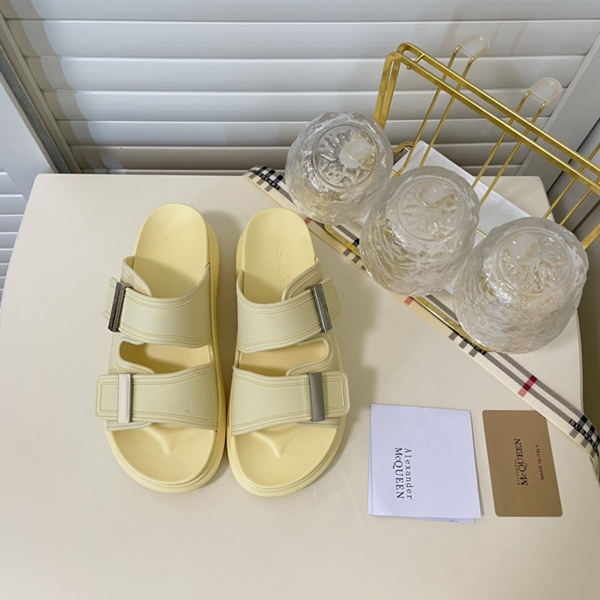 サンダル正面デザイン