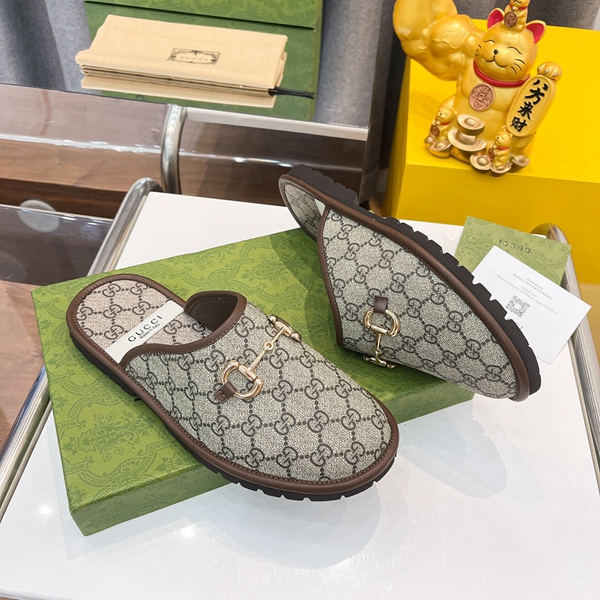 サンダル背面デザイン