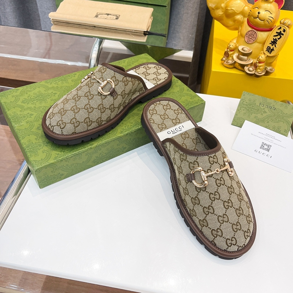 サンダル正面デザイン