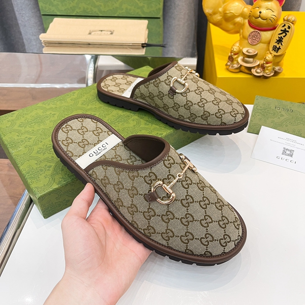 サンダル背面デザイン