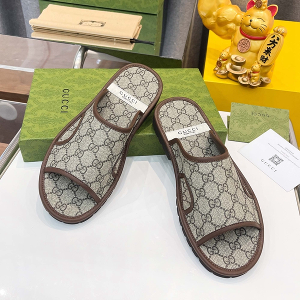 サンダル背面デザイン