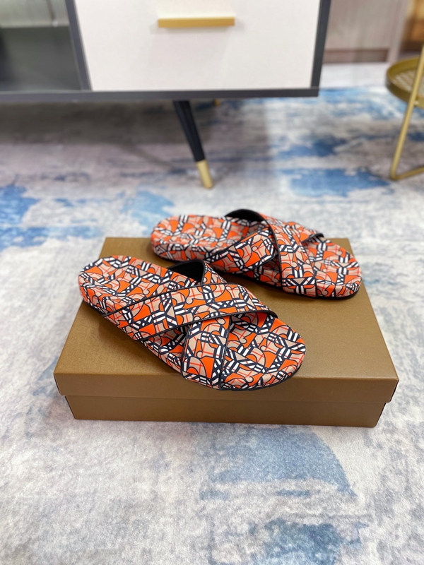サンダル背面デザイン