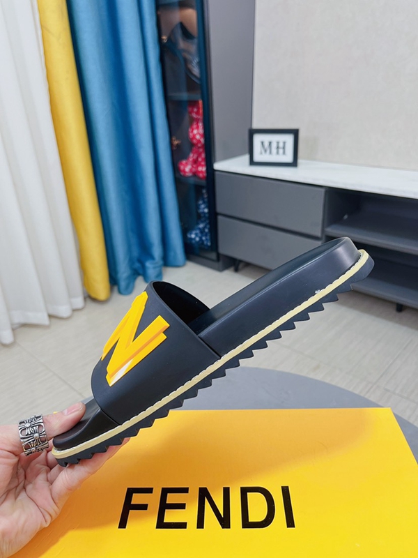 サンダル背面デザイン