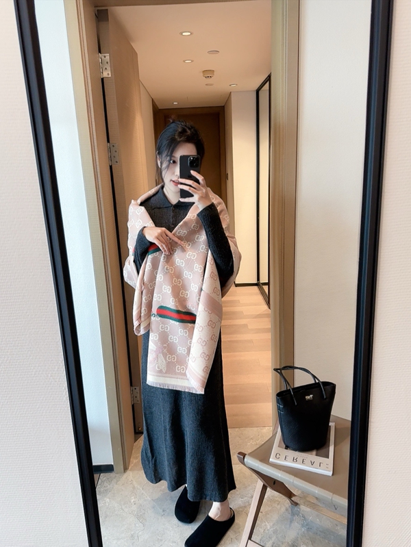 ブランドマフラー背面デザイン