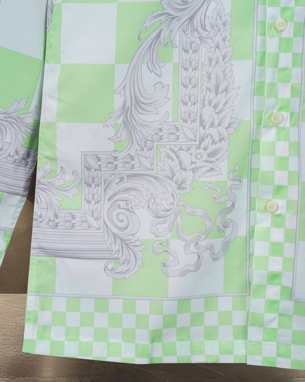ブランドシャツ着用イメージ