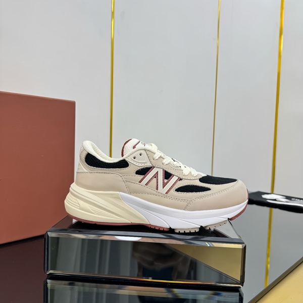スーパーコピーブランド靴背面デザイン