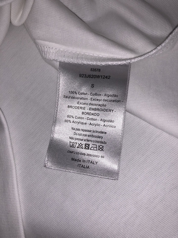 ブランドTシャツ全体デザイン
