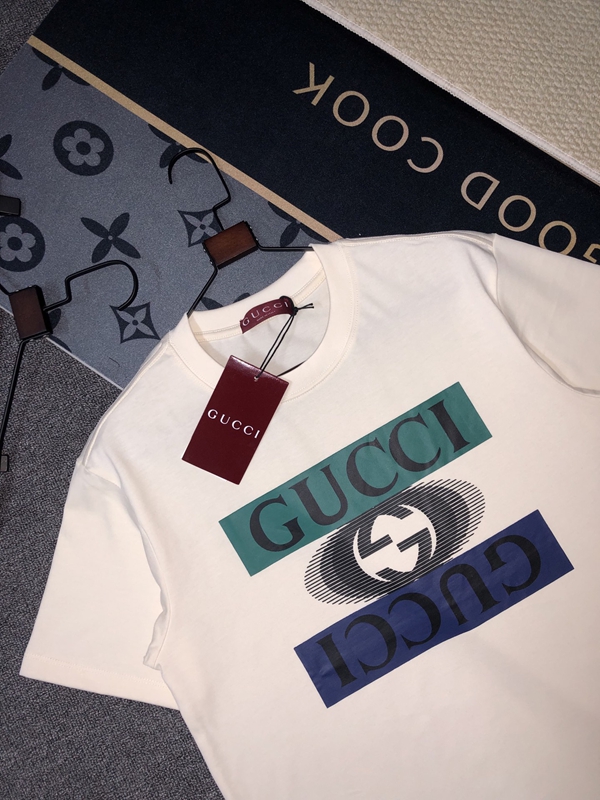 ブランドTシャツ背面デザイン