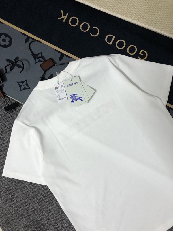 ブランドTシャツ全体デザイン