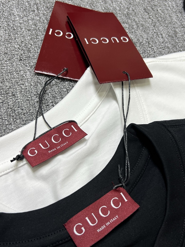 ブランドTシャツ角部分ディテール