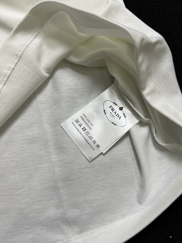 ブランドTシャツ全体デザイン