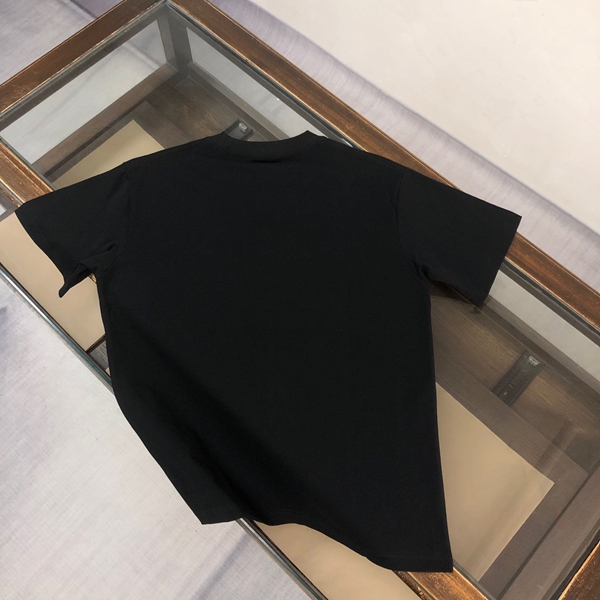 ブランドTシャツ全体デザイン