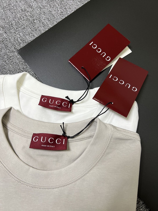 ブランドTシャツ着用イメージ
