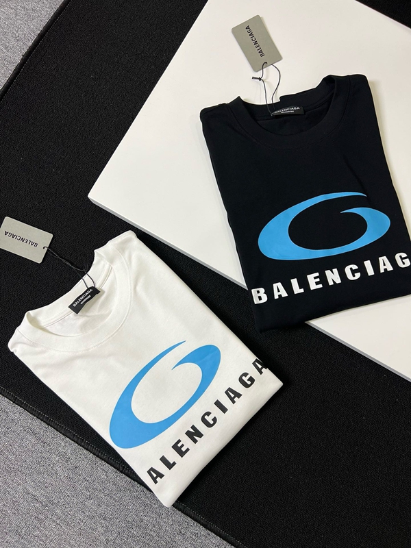 ブランドTシャツ側面デザイン