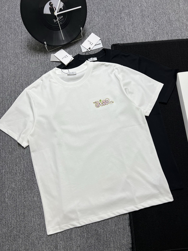 ブランドTシャツ背面デザイン
