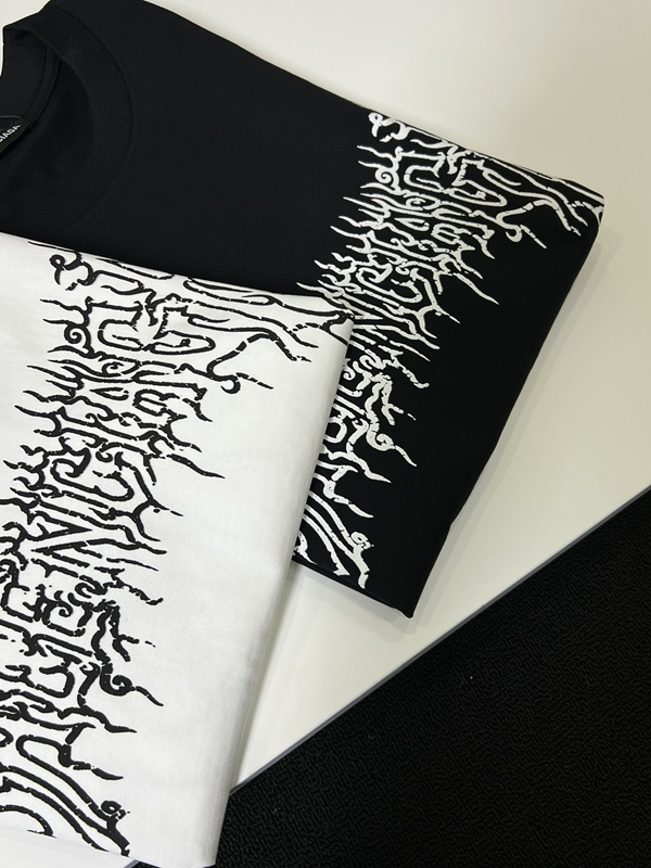 ブランドTシャツ着用イメージ