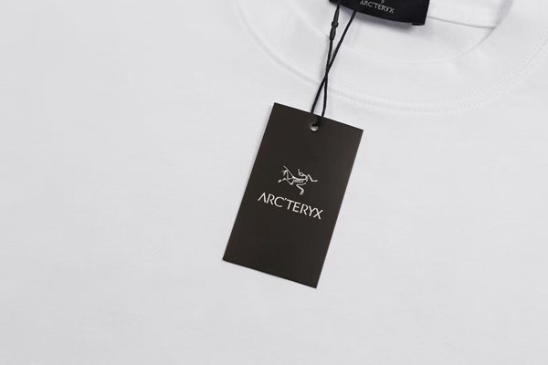 ブランドTシャツ角部分ディテール