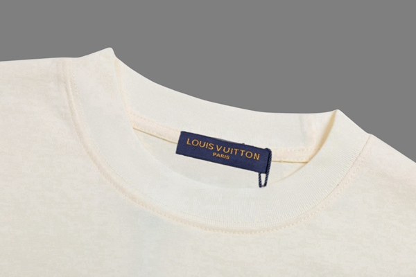 ブランドTシャツ側面デザイン