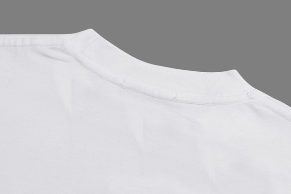 ブランドTシャツ側面デザイン