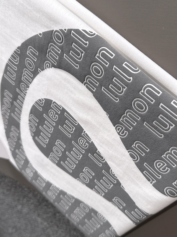 ブランドTシャツ着用イメージ