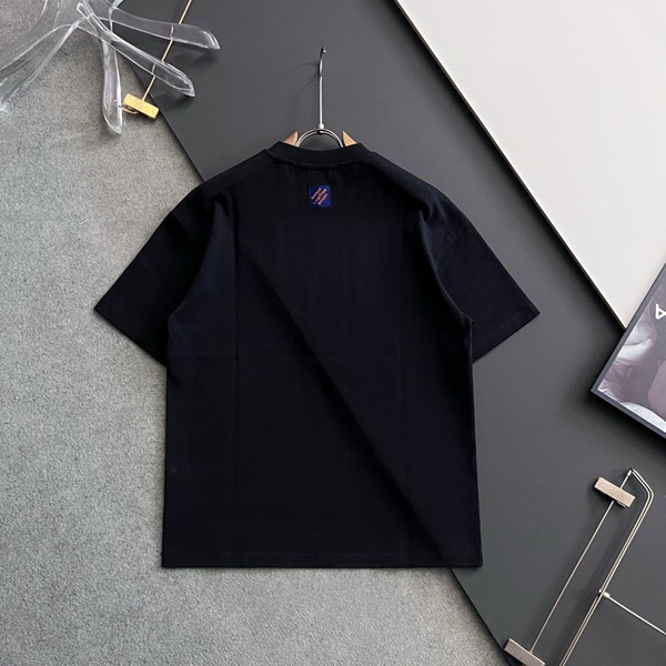 ブランドTシャツ全体デザイン